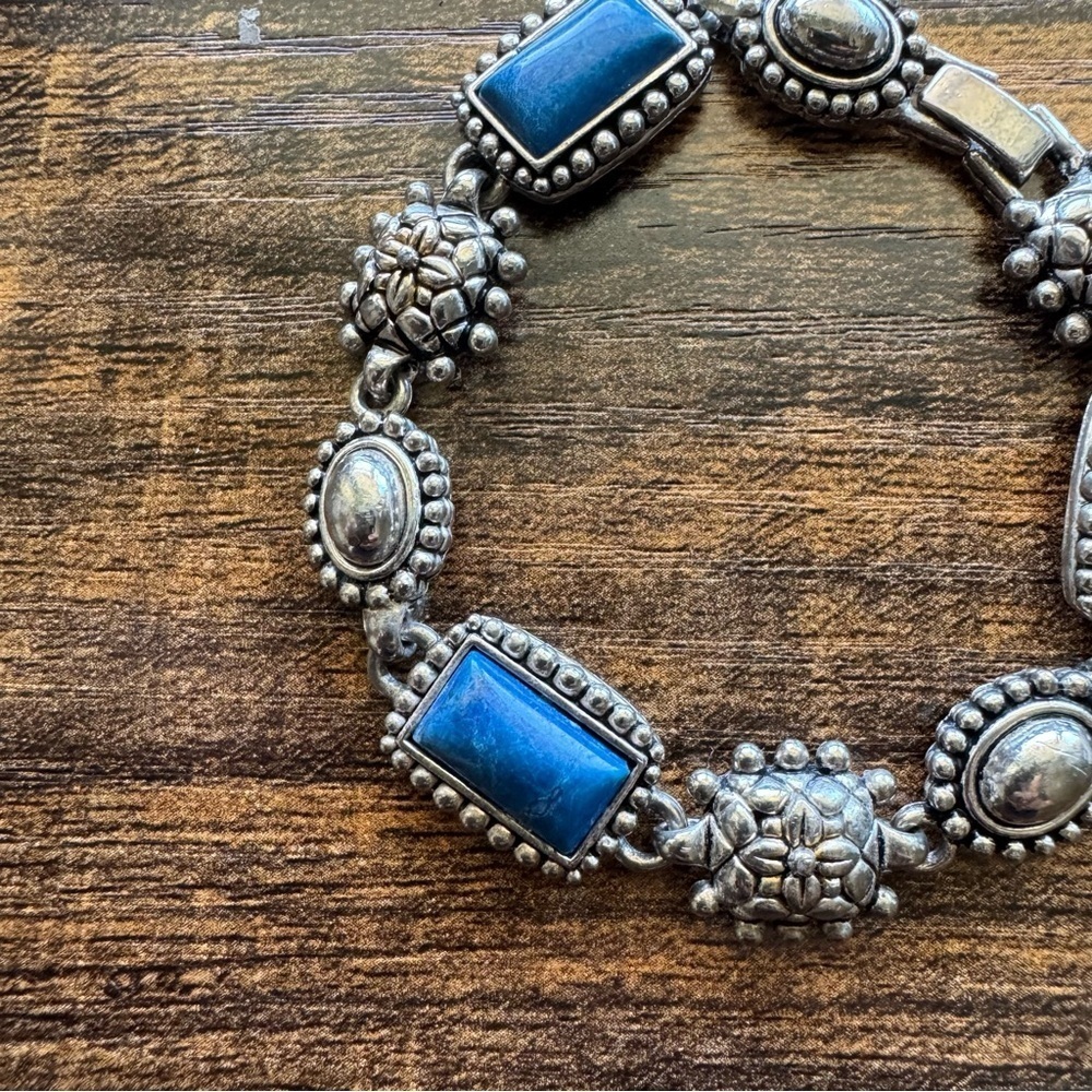 Elegant Silver Plate and Blue Women's Bracelet 7.5” - Picture 6 of 7